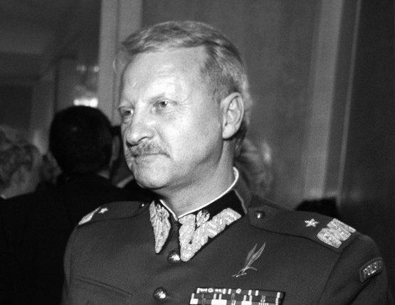 general slawomir petelicki 640x0 rozmiar-niestandardowy 00b60